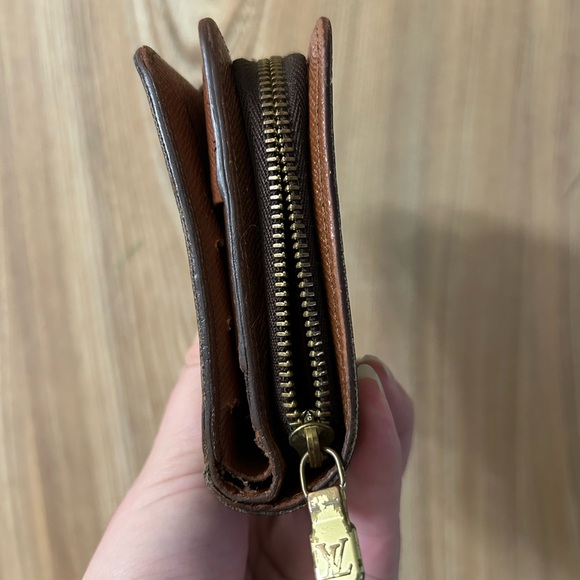Louis Vuitton Monogram Compact Zip Bifold Wallet listing updated - Picture 4 of 17